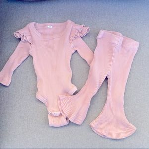 Adorable Ribbed Bell Bottoms Set 3-6m